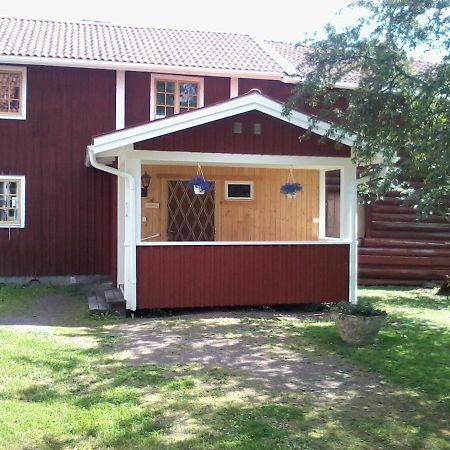 Draenggardens Stuga Pa Genuin Raettviksgard Boda  Kültér fotó